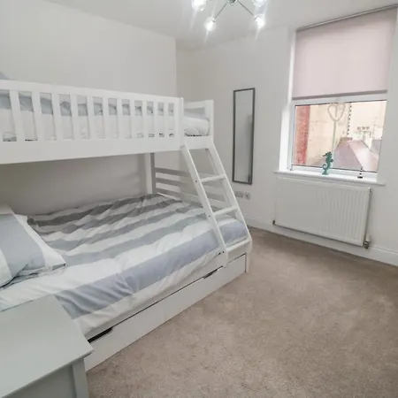 Sailors & Mermaids * Scarborough