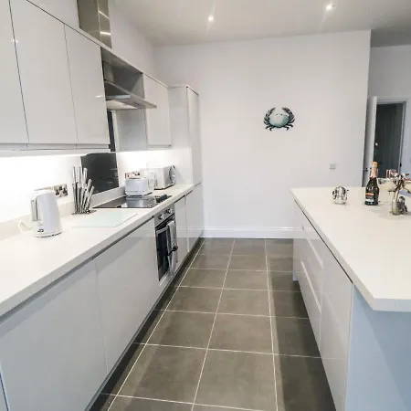 Sailors & Mermaids * Scarborough