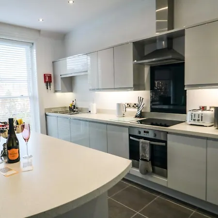 Sailors & Mermaids * Scarborough